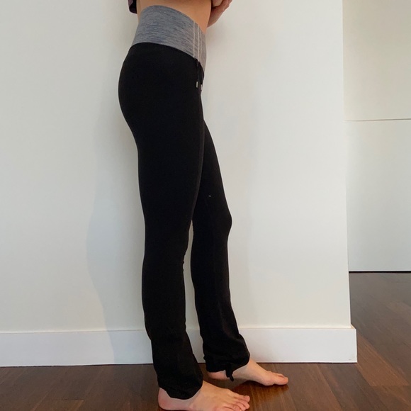 Lululemon - yoga joggers - Picture 3 of 4